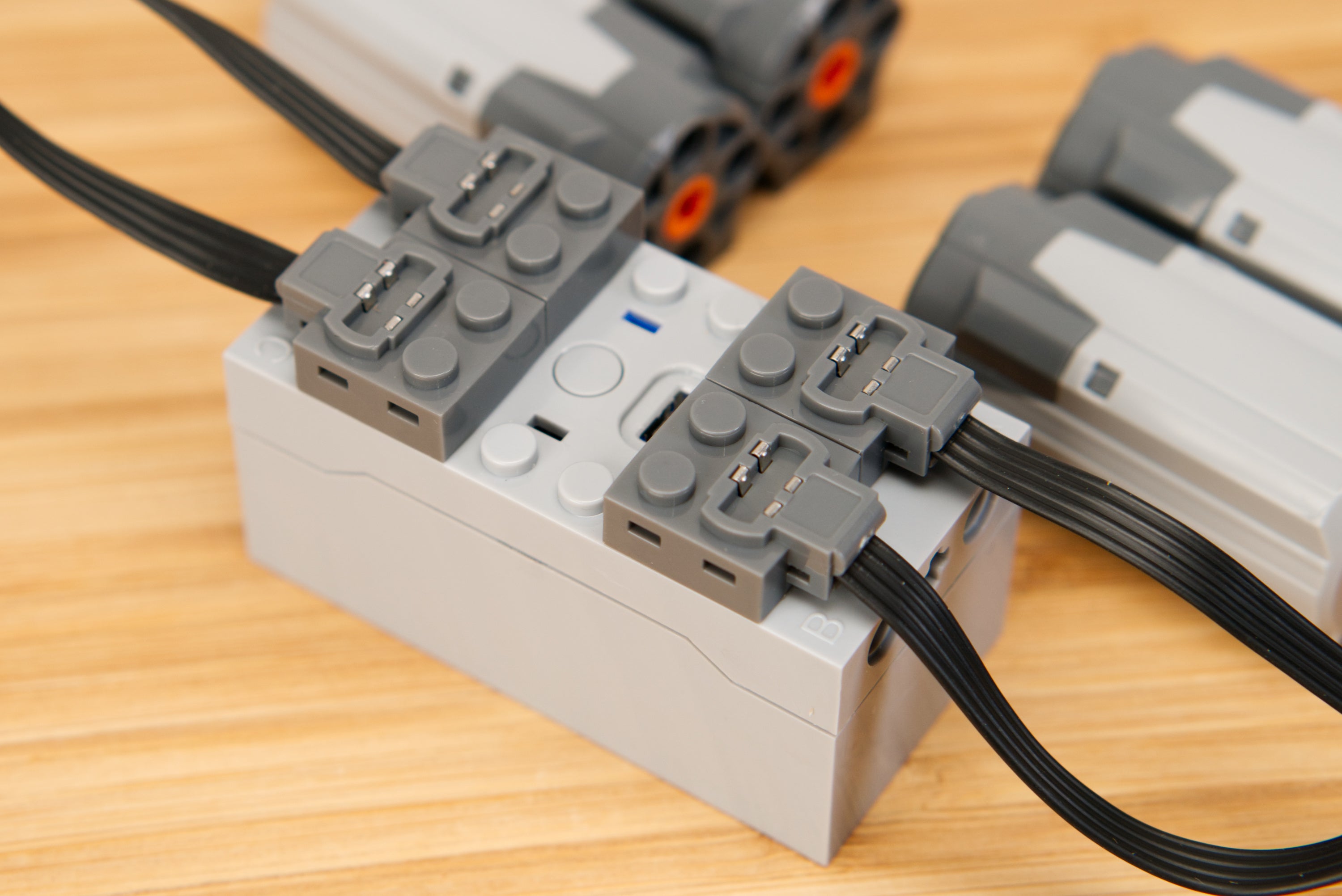 LEGO RC Control Brick Hub 2.0 Bluetooth 4 Ports and Program Mode